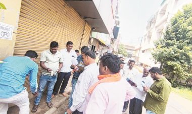 निगम ने कुर्की कर बकायादार से 1 लाख 55 हजार वसूला