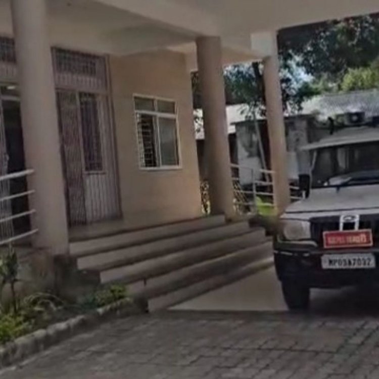 पचमढ़ी आर्मी कैंपस में लिफ्ट गिरी, मजदूर की मौत:बिना सुरक्षा उपकरण के काम करवा रहा था ठेकेदार; सिर में टकराने से मौके पर तोड़ा दम