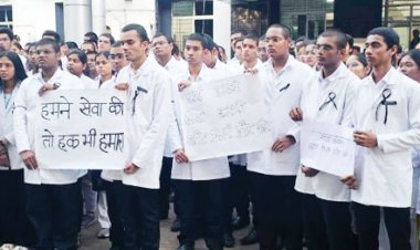 मेकाज के विद्यार्थियों ने राज्य सरकार के खिलाफ खोला मोर्चा