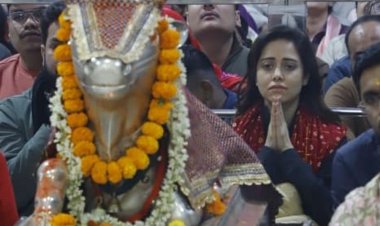 एक्ट्रेस नुसरत भरुचा के महाकाल दर्शन पर विवाद:मौलाना रजवी बोले- शरीयत की नजर में गुनहगार; संत ने बताया घर वापसी