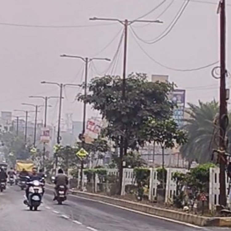 रतलाम में सुबह से बूंदाबांदी और ठंडक बढ़ी:48 घंटे में रात का पारा 4 डिग्री गिरकर 10.2°C पर पहुंचा